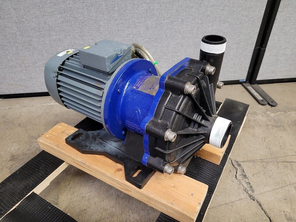 Iwaki MX-403RV5E GFRPP Magnet Drive Pump 2.2kW 230/400V 20-250l/m 23m Head 50Hz