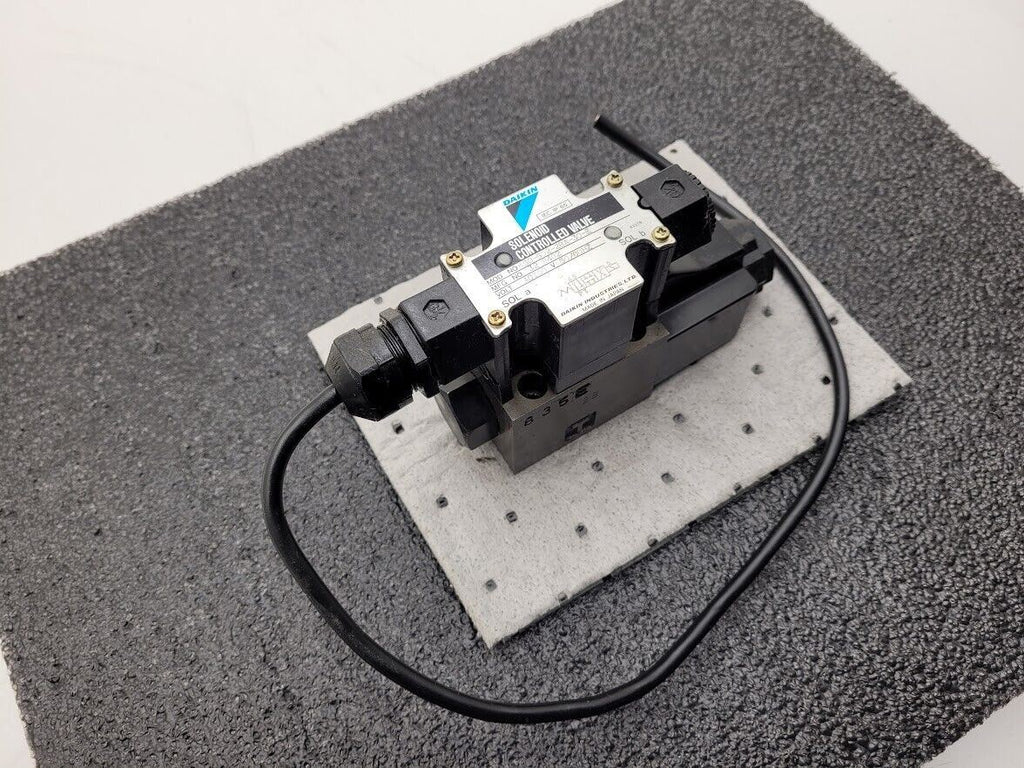 DAIKIN KSO-G02-2BA-30-E KS0 AC100V 50/60Hz Solenoid Controlled Hydraulic Valve