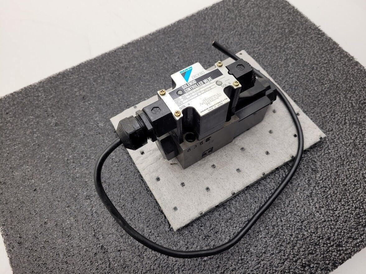 DAIKIN KSO-G02-2BA-30-E KS0 AC100V 50/60Hz Solenoid Controlled Hydraulic Valve