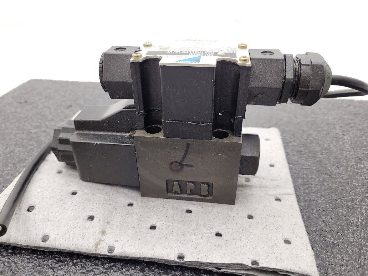 DAIKIN KSO-G02-2BA-30-E KS0 AC100V 50/60Hz Solenoid Controlled Hydraulic Valve