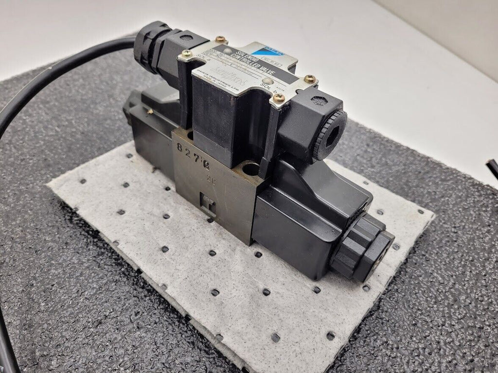 DAIKIN KSO-G02-2CA-30-E KS0 AC100V 50/60Hz Solenoid Controlled Hydraulic Valve