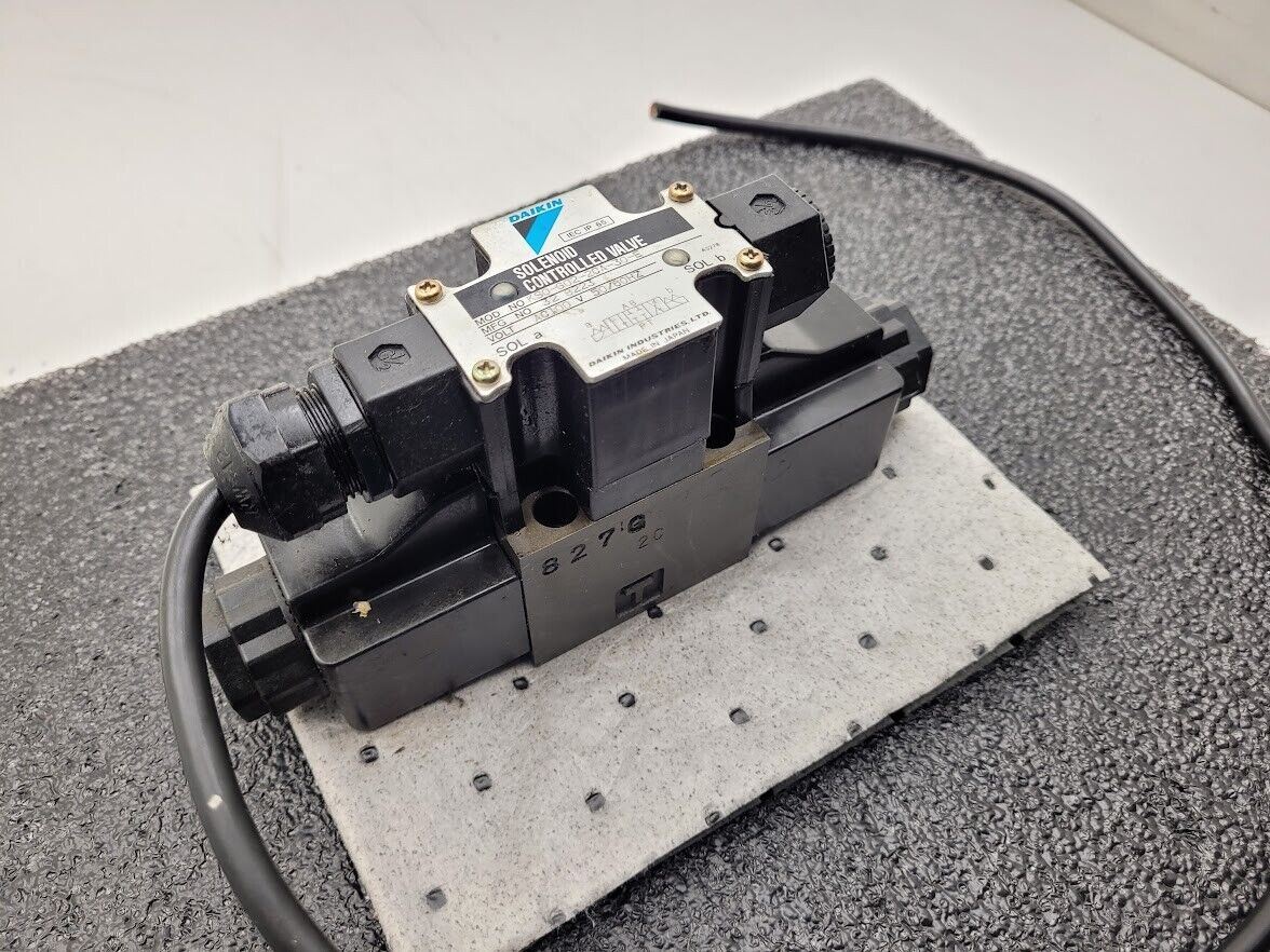 DAIKIN KSO-G02-2CA-30-E KS0 AC100V 50/60Hz Solenoid Controlled Hydraulic Valve