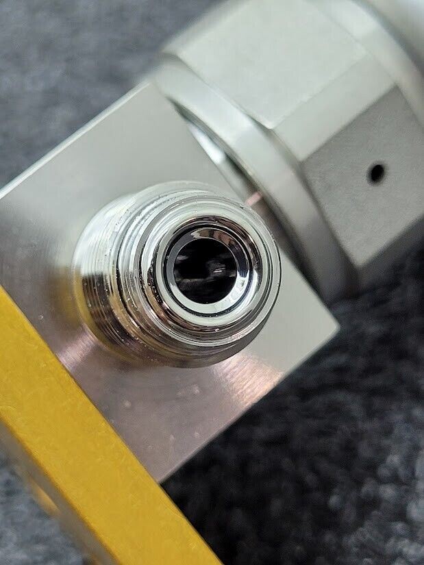 Swagelok Pneumatic Diaphragm Valve 6LVV-DPVR4FR4-P1-C 1/4 M/F VCR Fittings