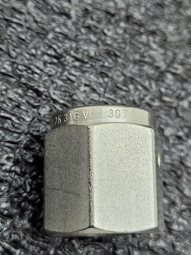 Swagelok Pneumatic Diaphragm Valve 6LVV-DPVR4FR4-P1-C 1/4 M/F VCR Fittings