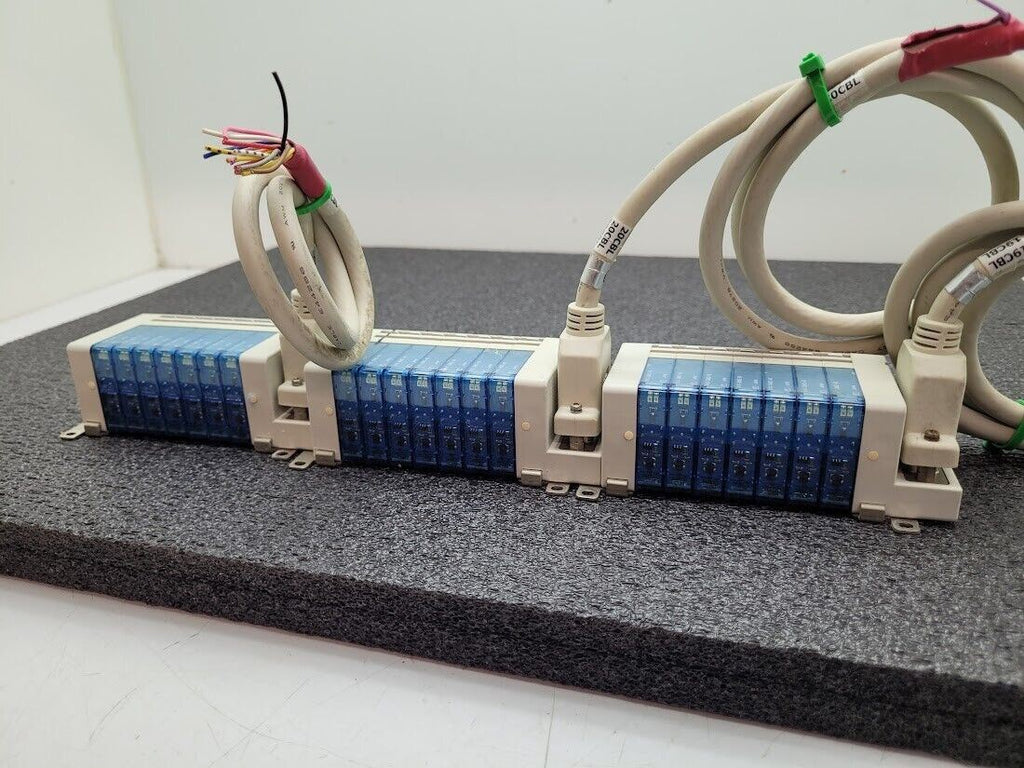 3 Valve Block Lot with 7x SMC V110T-D5NCZ-N3 Solenoid Valve 1/4" input 4mm out