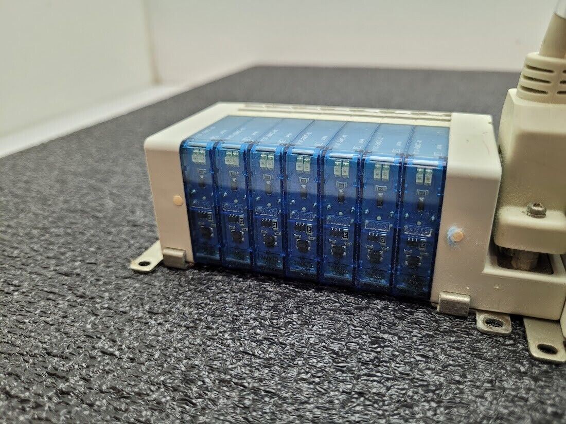 3 Valve Block Lot with 7x SMC V110T-D5NCZ-N3 Solenoid Valve 1/4" input 4mm out