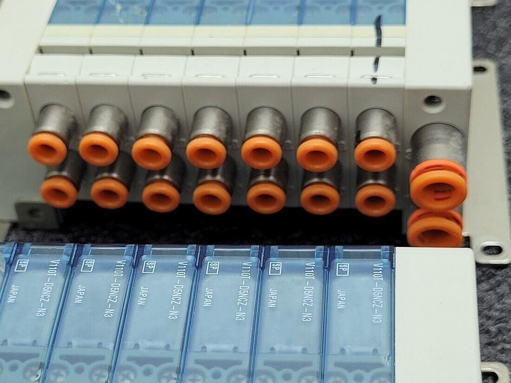 3 Valve Block Lot with 7x SMC V110T-D5NCZ-N3 Solenoid Valve 1/4" input 4mm out