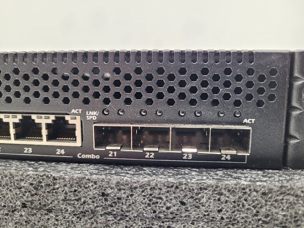 Dell PowerConnect 8024 0Y295K 10Gbps 24 Port 4 SFP Port Networking Switch