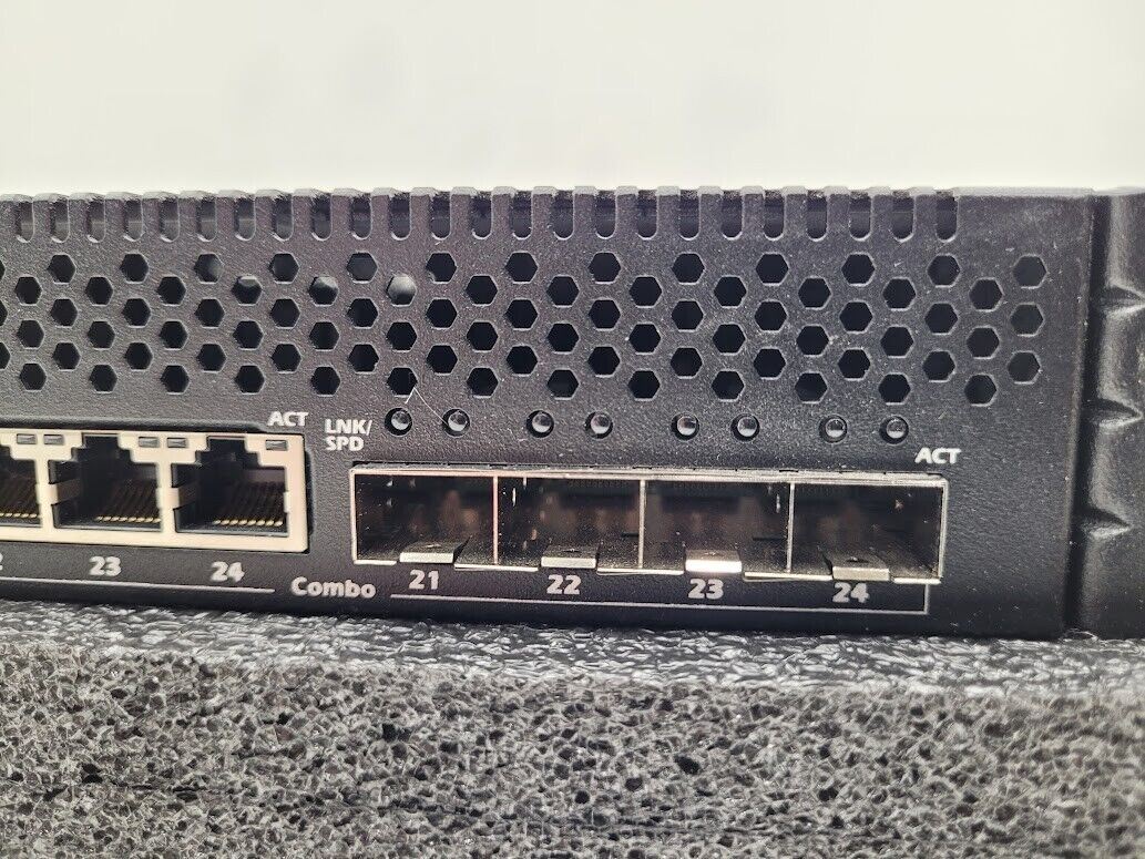 Dell PowerConnect 8024 0Y295K 10Gbps 24 Port 4 SFP Port Networking Switch