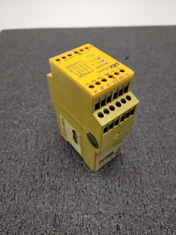Pilz PNOZ X4 24VDC 3n/o 1n/c 774730 Safety Switching Device DIN Rail