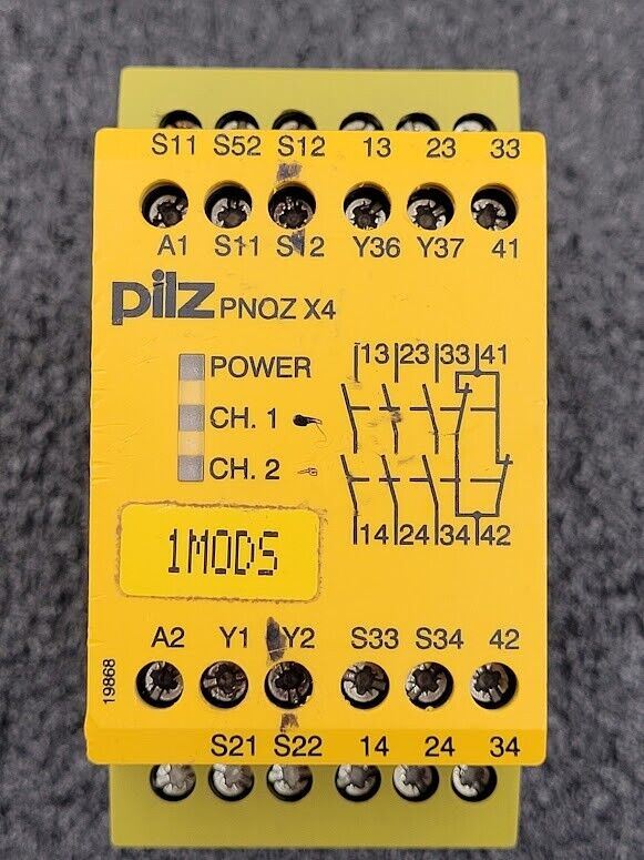 Pilz PNOZ X4 24VDC 3n/o 1n/c 774730 Safety Switching Device DIN Rail
