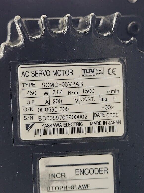 Yaskawa SGMG-05V2AB Servo Motor 450W 1500RPM Working Pull