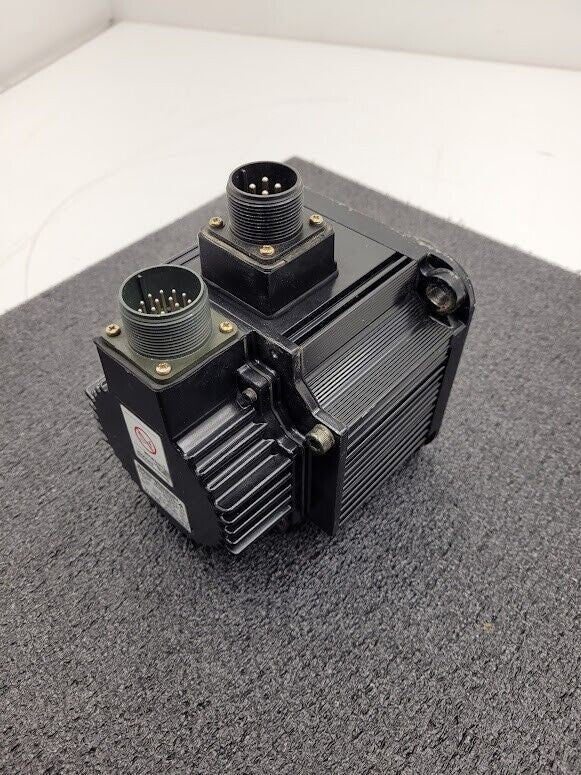 Yaskawa SGMG-05V2AB Servo Motor 450W 1500RPM Working Pull
