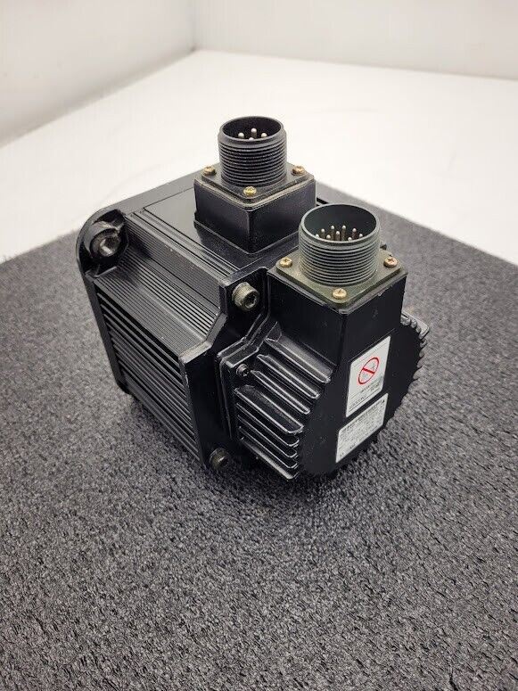 Yaskawa SGMG-05V2AB Servo Motor 450W 1500RPM Working Pull