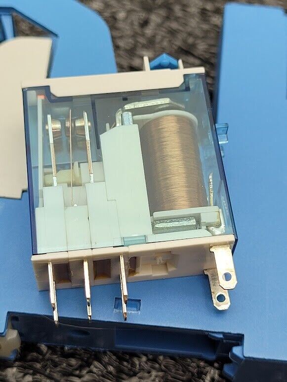 Finder 97.02 Relay Socket 8A 250V 24VDC Relay 46.52.9.024.0040 Tested Working