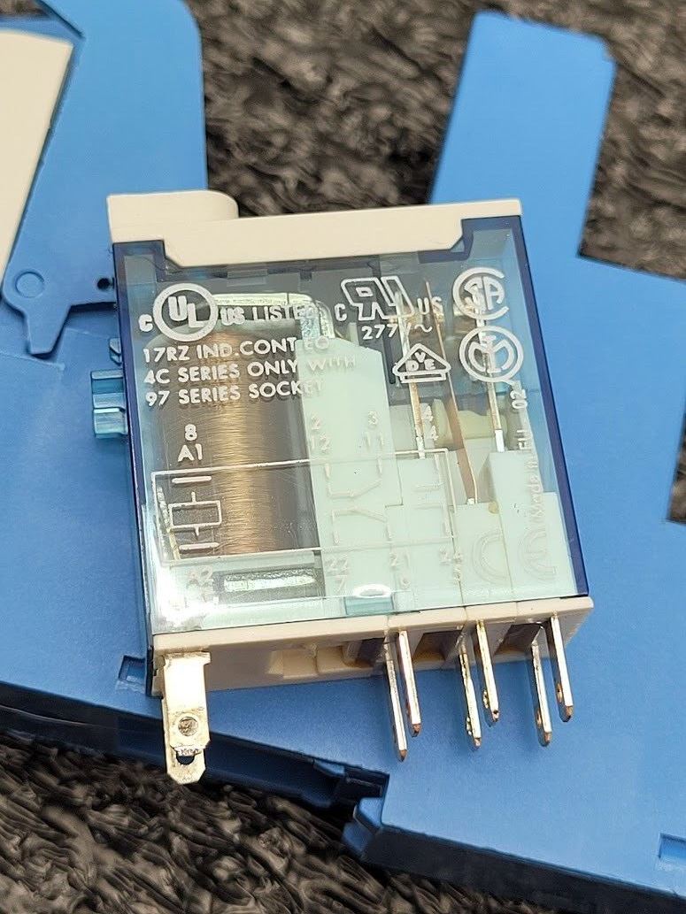 Finder 97.02 Relay Socket 8A 250V 24VDC Relay 46.52.9.024.0040 Tested Working