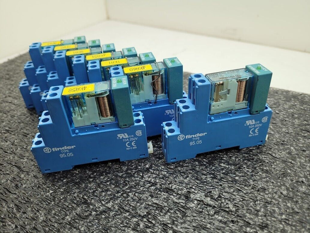 Lot of 8 Finder 95.05 Socket 8A 250V 24VDC 40.52S Relay 9902.9024.99 Indicator