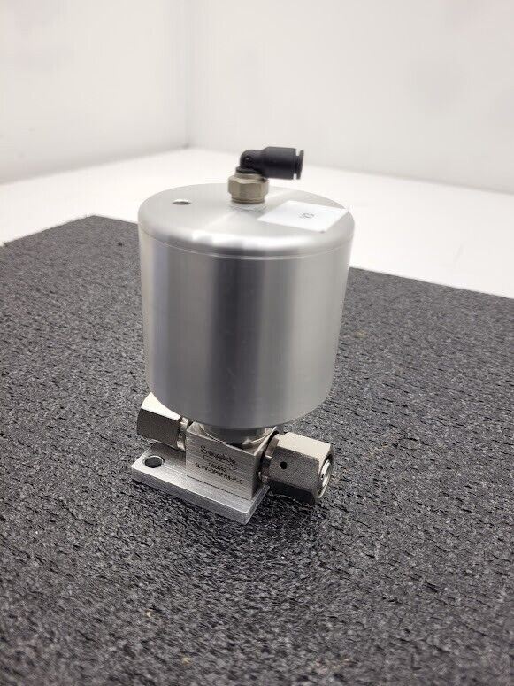 Swagelok 6LVV-DPHFR4-P-C High Pressure ON/OFF Diaphragm Valve 1/4" Female VCR