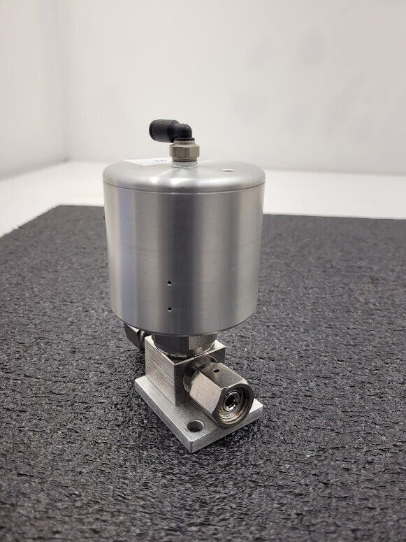 Swagelok 6LVV-DPHFR4-P-C High Pressure ON/OFF Diaphragm Valve 1/4" Female VCR