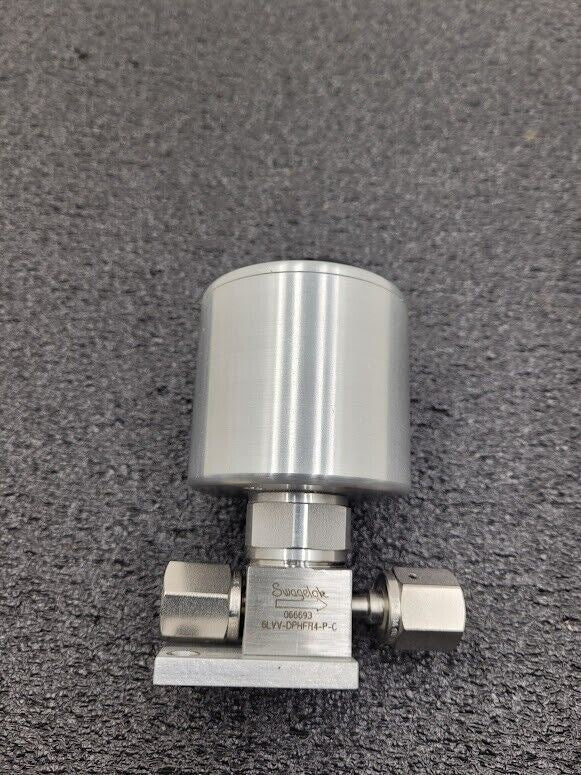 Swagelok 6LVV-DPHFR4-P-C High Pressure ON/OFF Diaphragm Valve 1/4" Female VCR