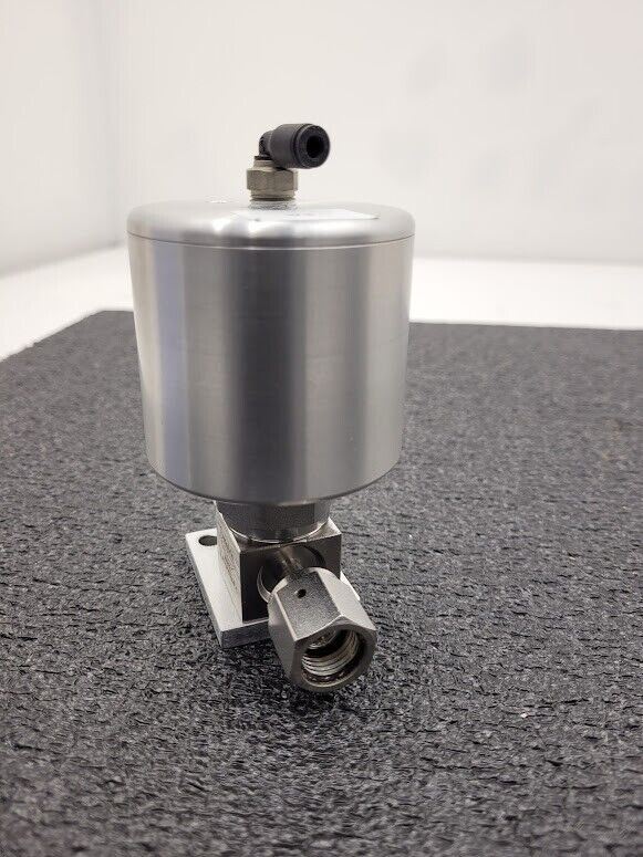 Swagelok 6LVV-DPHFR4-P-C High Pressure ON/OFF Diaphragm Valve 1/4" Female VCR