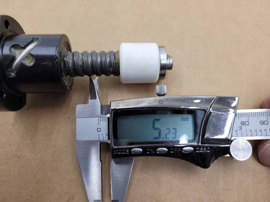 1505 Kuroda ABB Recirculating Ball Screw 12" OAL 6" Travel 5mm lead 8mm Shaft