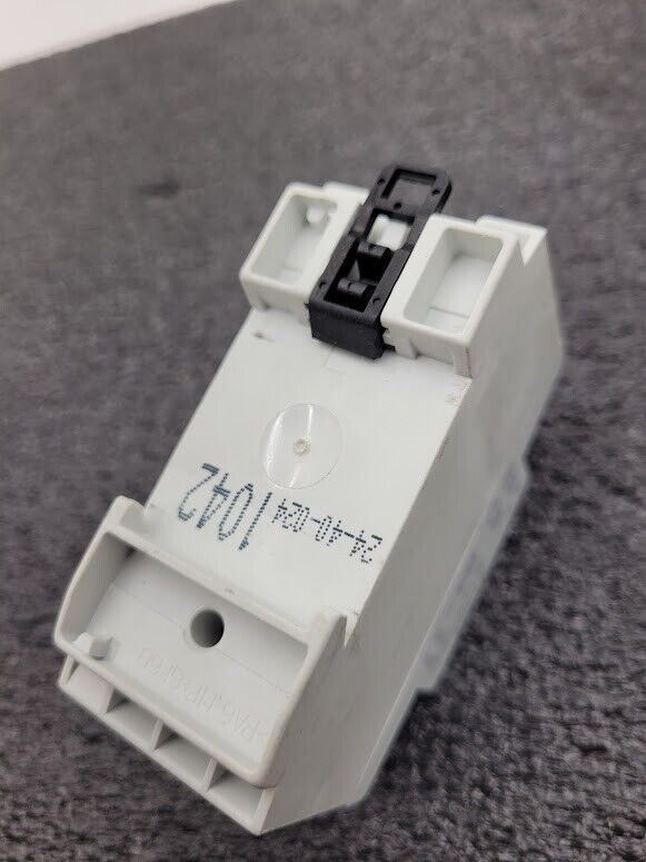 ABB DIN Rail Contactor ESB24-40 24V AC/DC 40-450Hz 24A 240-480VAC