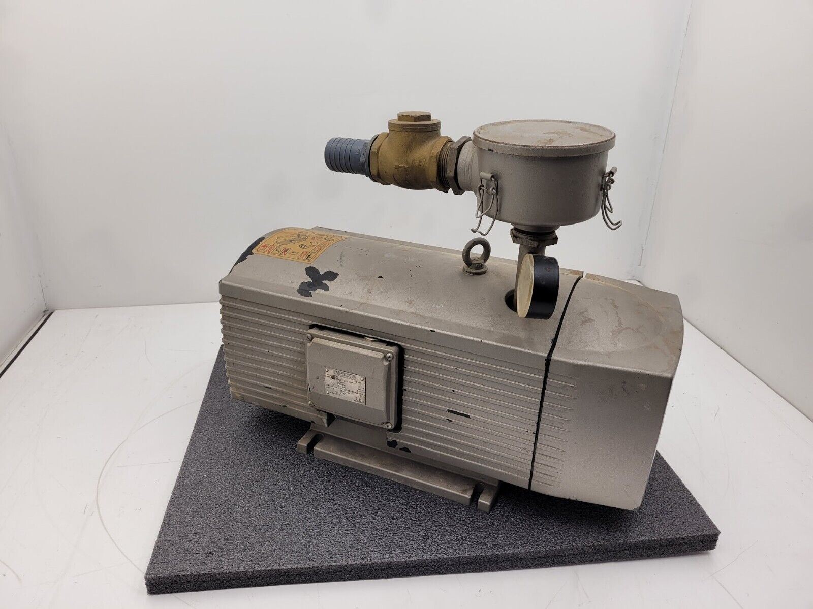 Becker Vacuum Pump 1.5kW 3PH Tested Working w/ prefilter