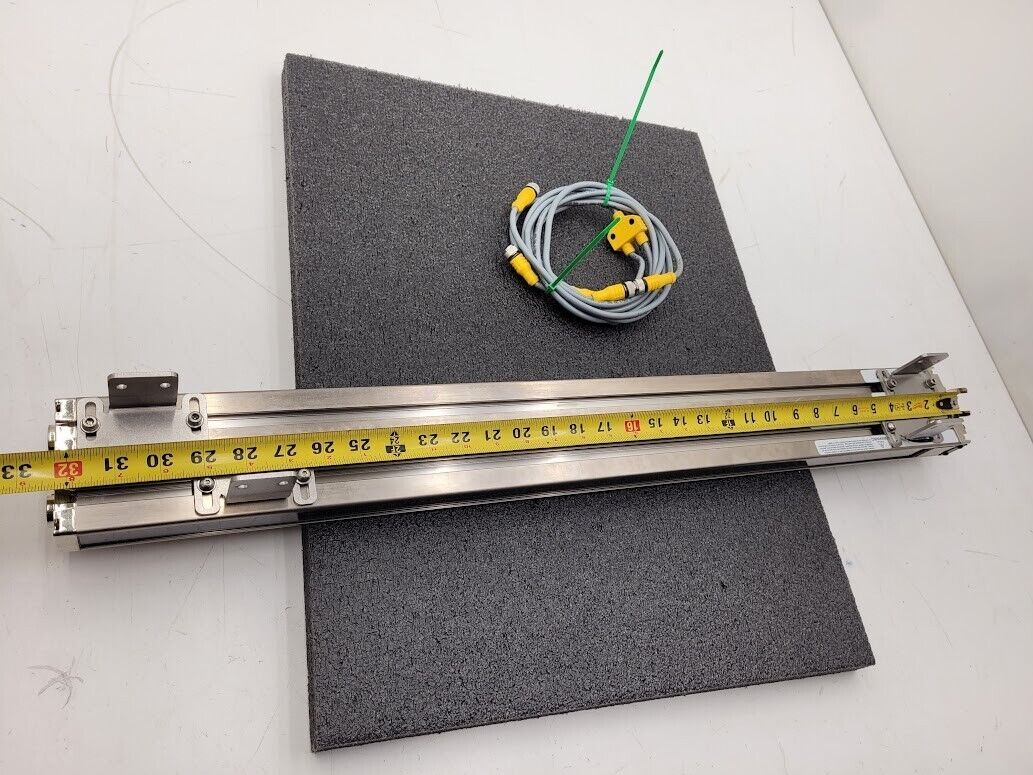 Banner EZ-Screen SLSR14-750NQ8 SLSE14-750NQ8 ESD Series 750mm Area 24VDC Lot B