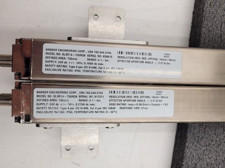 Banner EZ-Screen SLSR14-750NQ8 SLSE14-750NQ8 ESD Series 750mm Area 24VDC Lot B