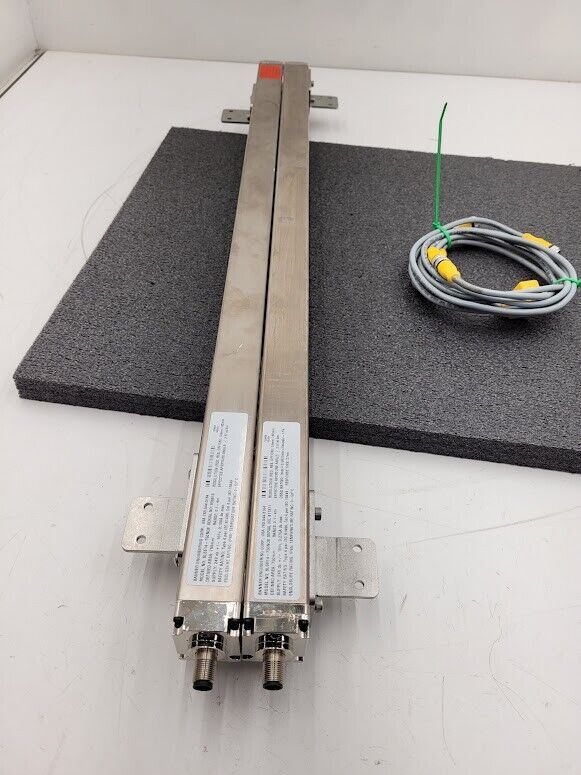 Banner EZ-Screen SLSR14-750NQ8 SLSE14-750NQ8 ESD Series 750mm Area 24VDC Lot B