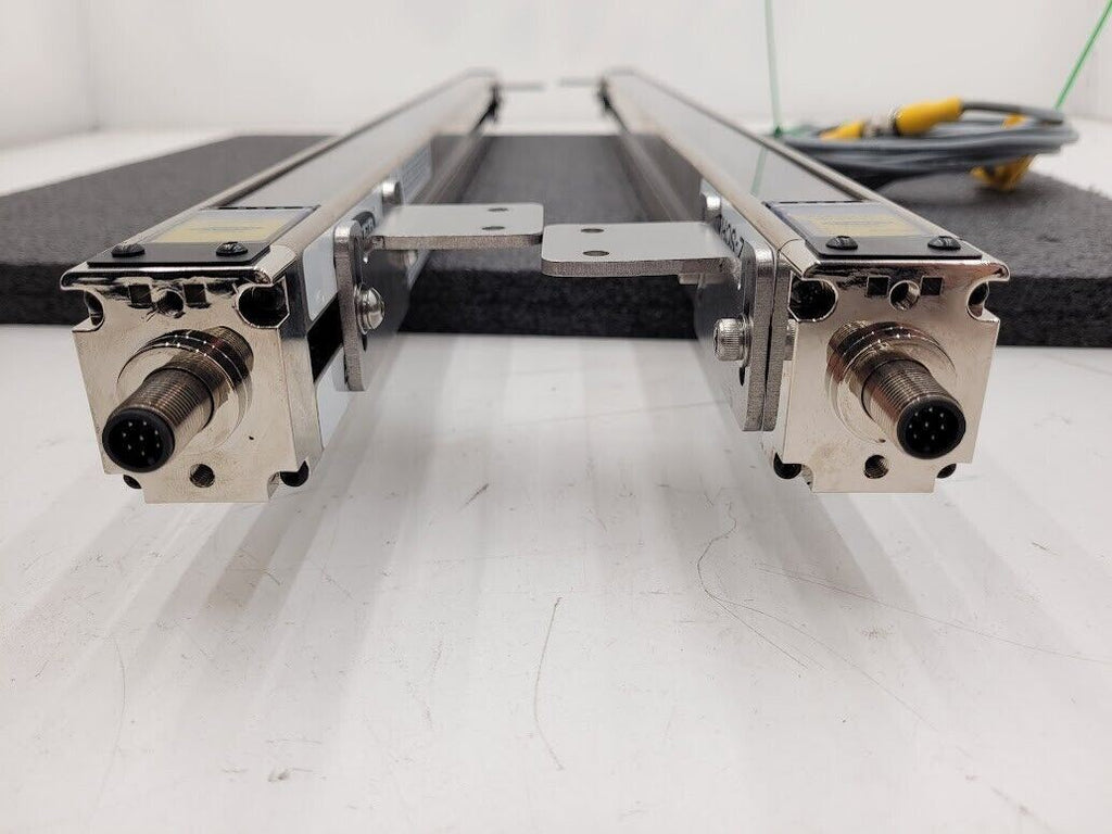 Banner EZ-Screen SLSR14-750NQ8 SLSE14-750NQ8 ESD Series 750mm Area 24VDC Lot B