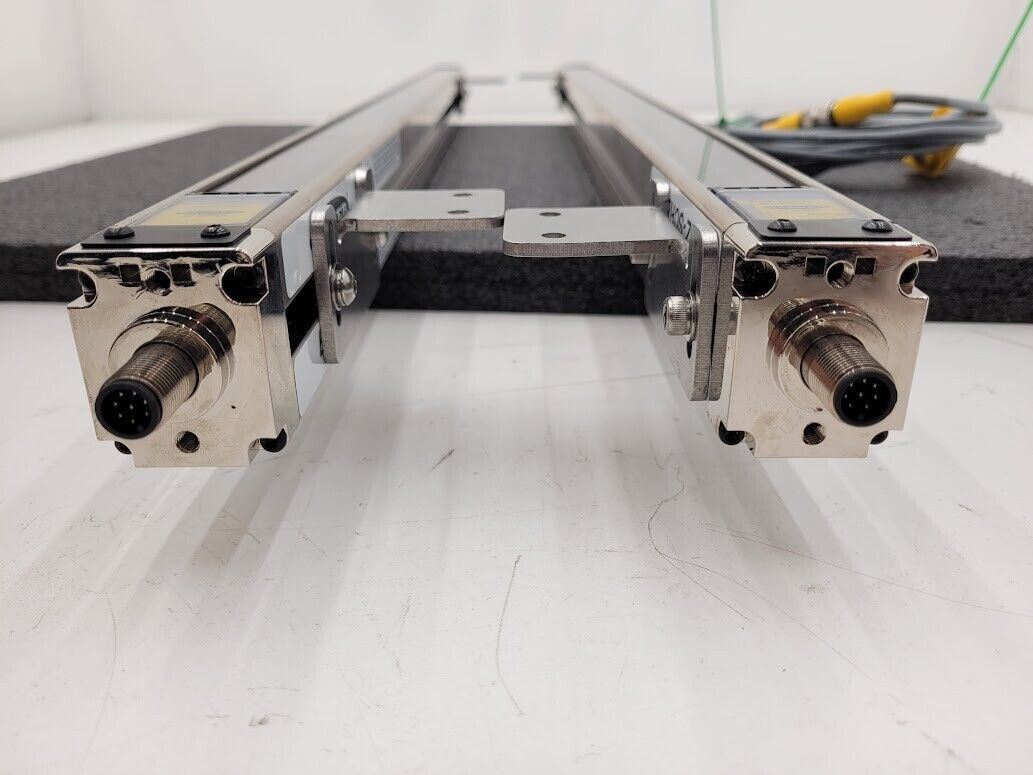 Banner EZ-Screen SLSR14-750NQ8 SLSE14-750NQ8 ESD Series 750mm Area 24VDC Lot B