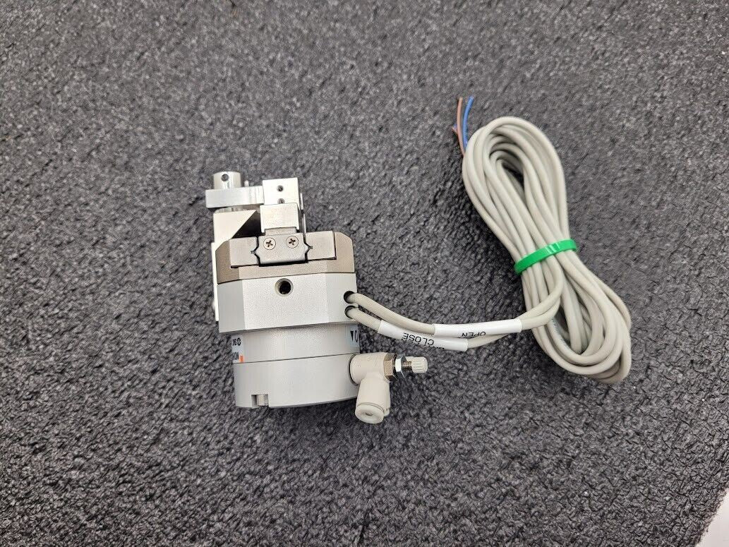 SMC MDHR2C-20R Gripper Rotary Actuated MHR Grippers w/ D-M9N Sensors