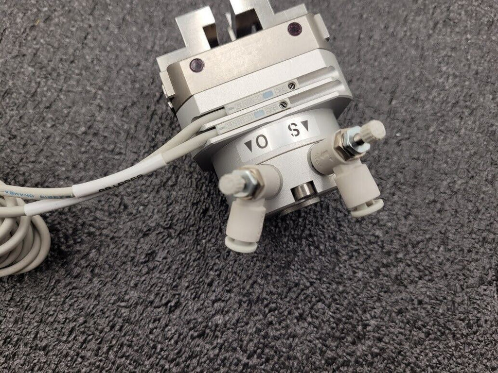SMC MDHR2C-20R Gripper Rotary Actuated MHR Grippers w/ D-M9N Sensors