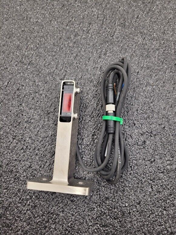 Keyence PZ-V12 Photoelectric Reflective Sensor 12-24V DC With Stand and Cable