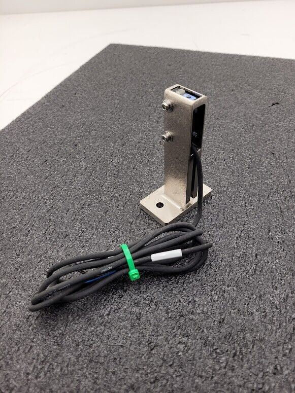 Keyence PZ-V12 Photoelectric Reflective Sensor 12-24V DC With Stand and Cable