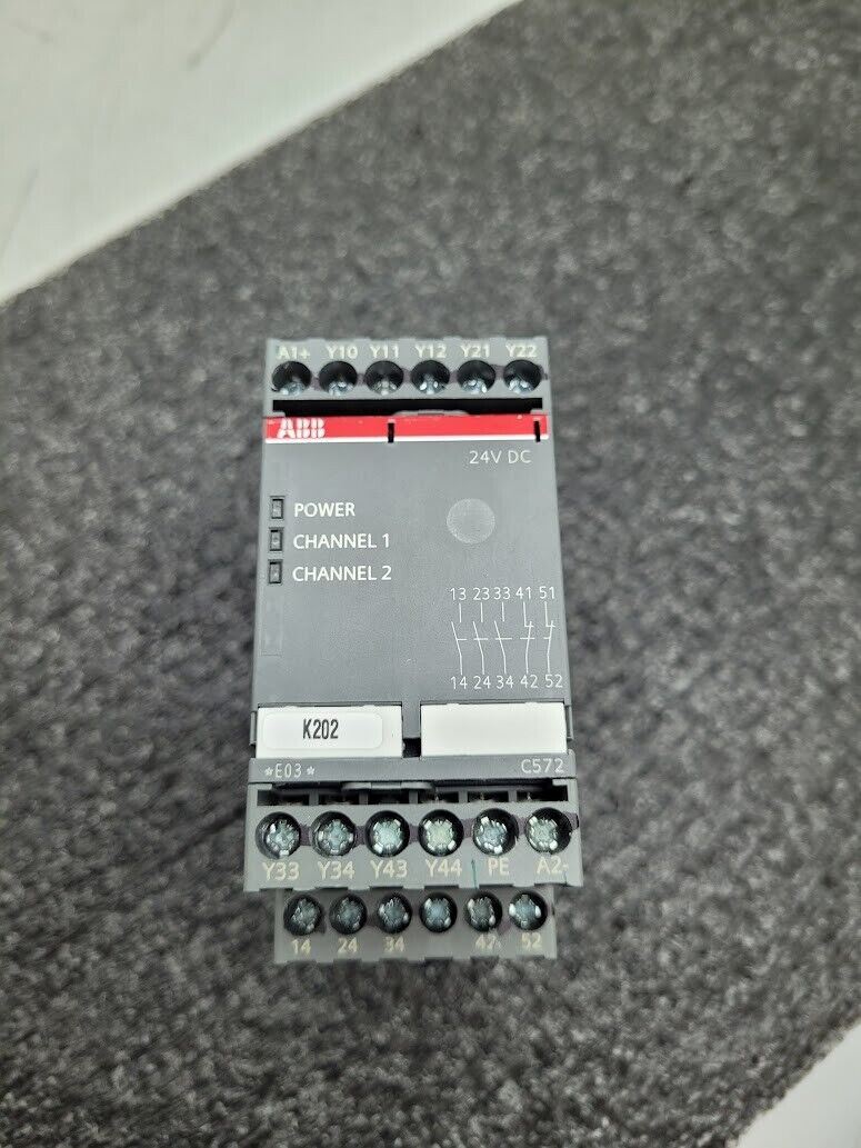 ABB 1SAR501032R0003 ABB C572 Safety Relay 24V DC 2 Channel DIN Rail Mount