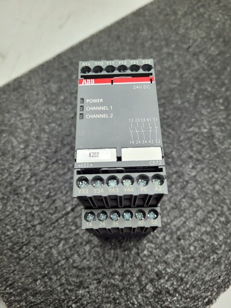 ABB 1SAR501032R0003 ABB C572 Safety Relay 24V DC 2 Channel DIN Rail Mount