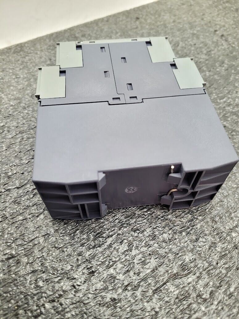 ABB 1SAR501032R0003 ABB C572 Safety Relay 24V DC 2 Channel DIN Rail Mount