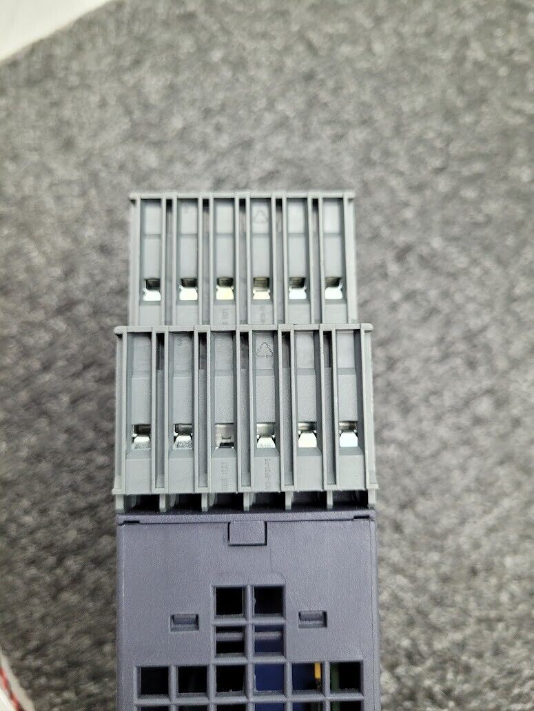 ABB 1SAR501032R0003 ABB C572 Safety Relay 24V DC 2 Channel DIN Rail Mount