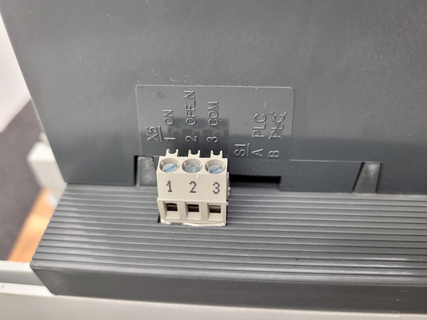 ABB AF460-30 650A 600V 3 Pole 3 Phase Motor Starter Contactor 100-250VDC Coil