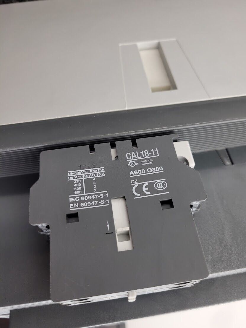 ABB AF460-30 650A 600V 3 Pole 3 Phase Motor Starter Contactor 100-250VDC Coil