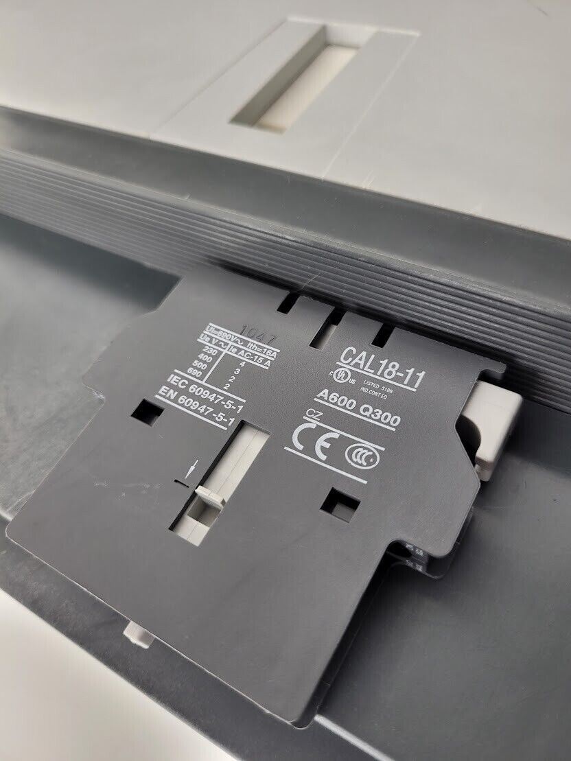 ABB AF460-30 650A 600V 3 Pole 3 Phase Motor Starter Contactor 100-250VDC Coil