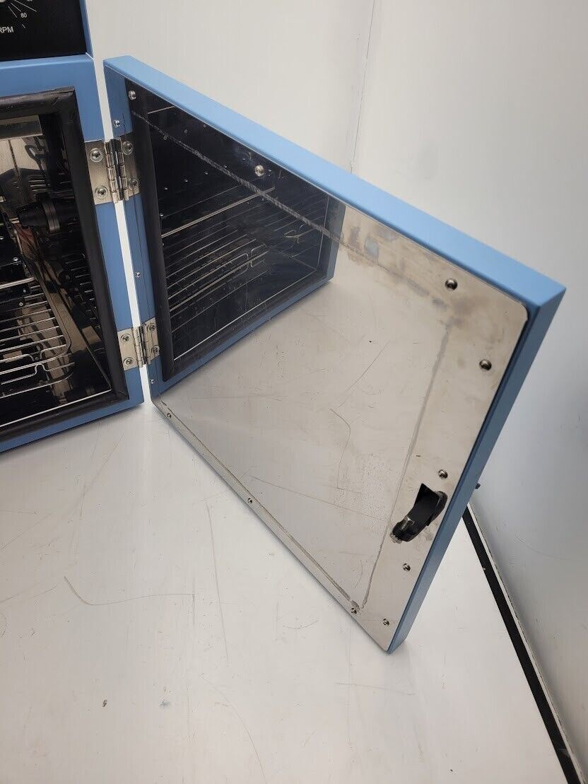 Scigene Model 777 Rotating Microarray Hybridization Oven Agilent SureHyb Rotator