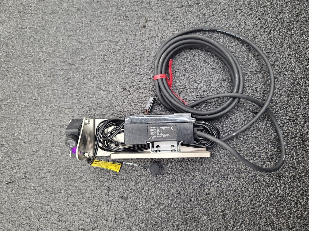 Keyence LV-21A Photoelectric Digital Laser Amplifier + LV-H32 Reflective Sensor