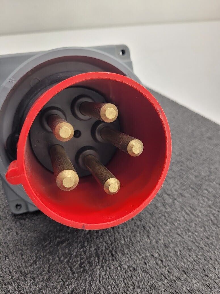 Hubbell HBL5100B7W 100-Amp INLET/REVERSE SERVICE RECEPTACLE 100A 3Ph 5W 277/480V