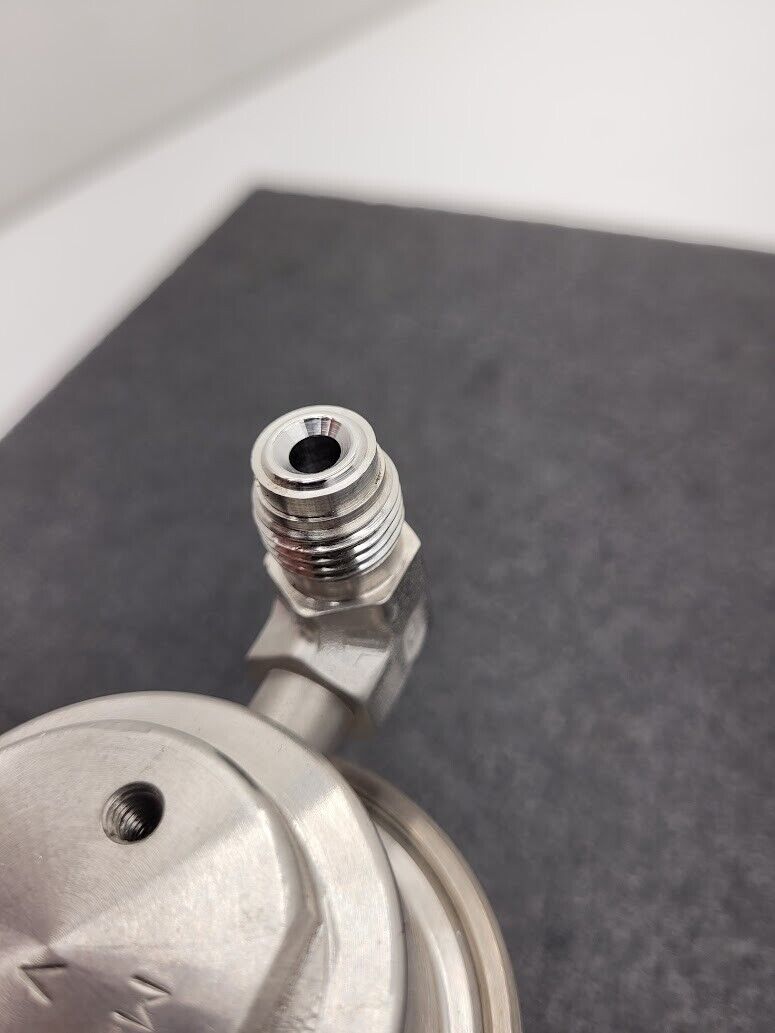 APTech High Pressure Corrosive Gas Regulator/Shutoff 1000PSI to 60PSI 1/4" M VCR