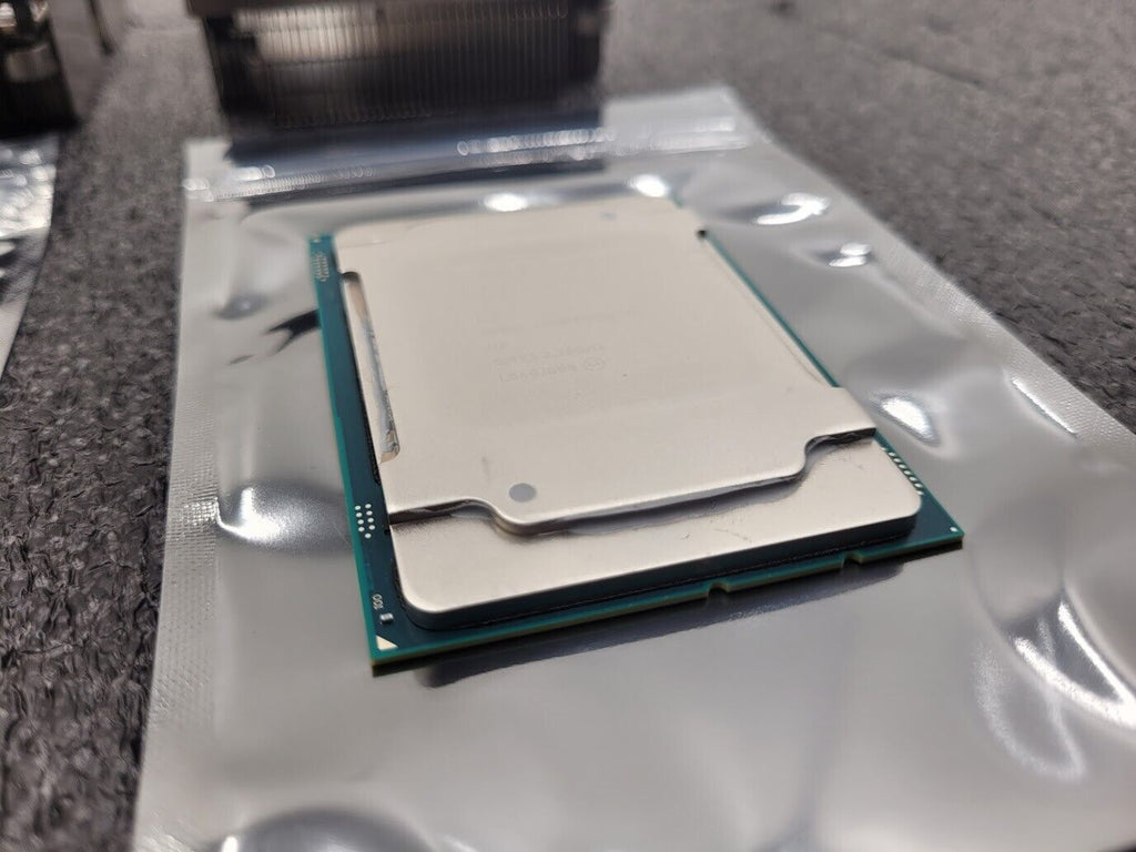Lot of 2 Intel Xeon Gold CONFIDENTIAL QMXJ 2.2GHz 5120 CPU LGA3647 w/Heatsink
