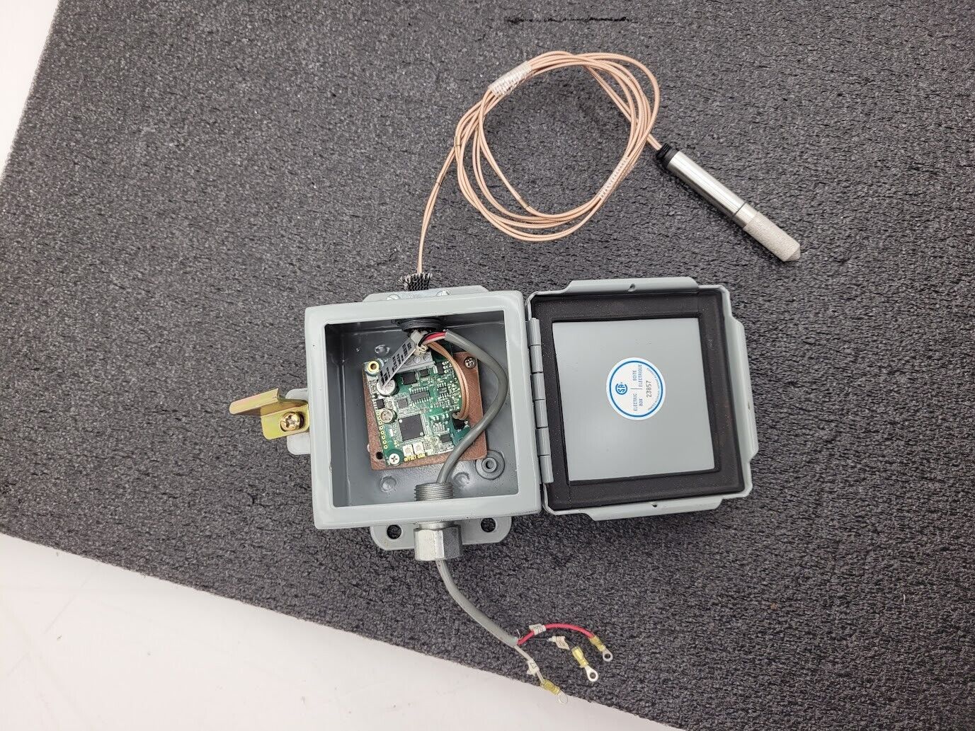 VAISALA HMM100 Humidity Sensor Module Control Board 24A1DE 10-35VDC; 24VAC Power